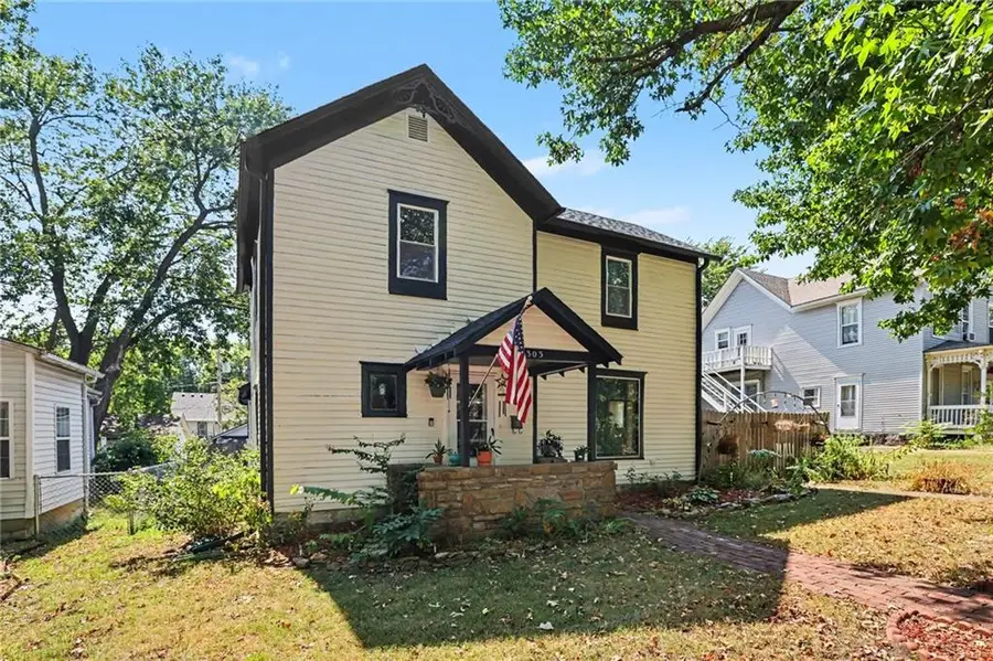 303 E Wea Street, Paola, KS 66071 - #3