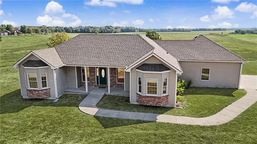 68 E 1100 Road, Baldwin City, KS 66006 - #2