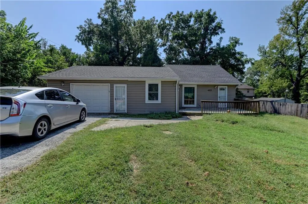 4521 NE 45th Street, Kansas City, MO 64117 - #1