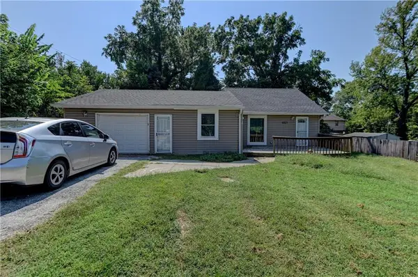 4521 NE 45th Street, Kansas City, MO 64117