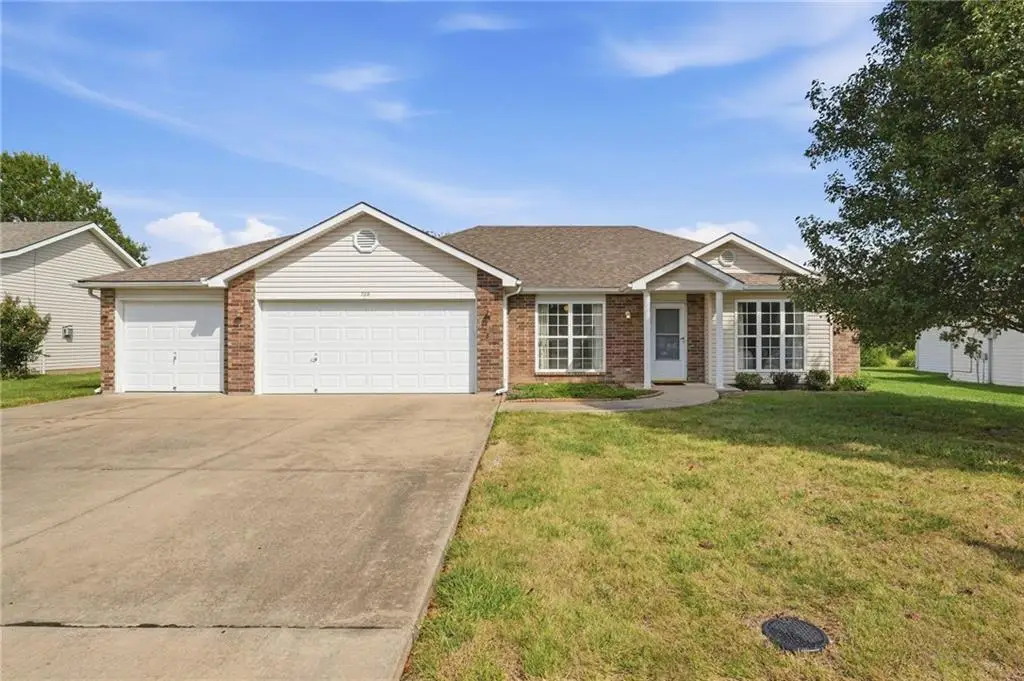 728 Country Lane, Raymore, MO 64083 - #1