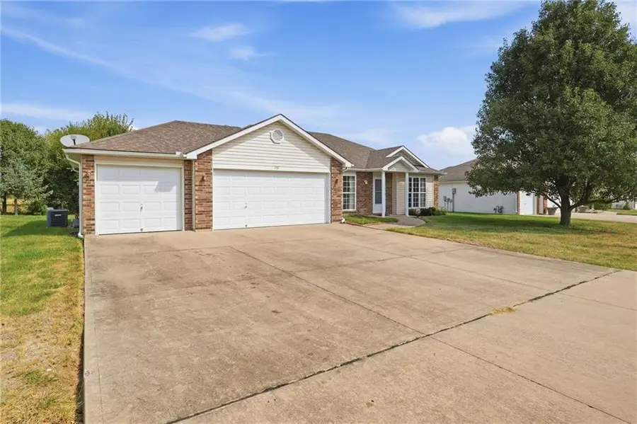 728 Country Lane, Raymore, MO 64083 - #2