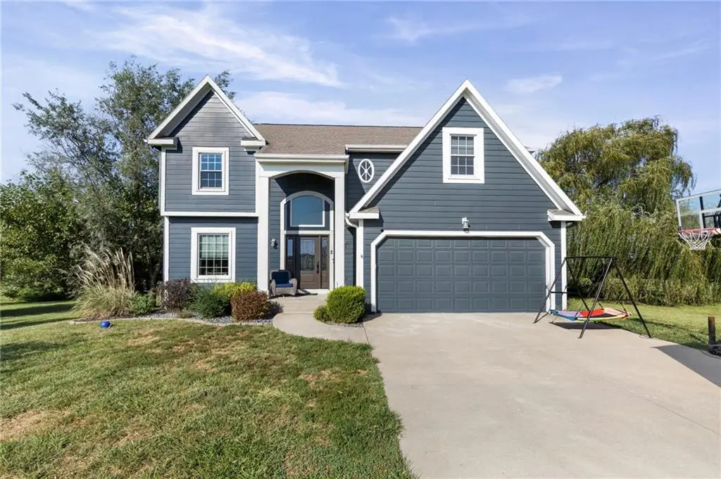 2 Fairview Drive, Ottawa, KS 66067 - #1