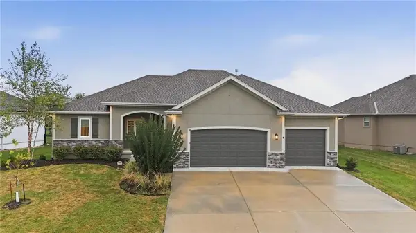 1067 SW Conch Circle, Lee's Summit, MO 64064