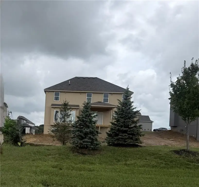 8927 N Poplar Avenue, Kansas City, MO 64156 - #2
