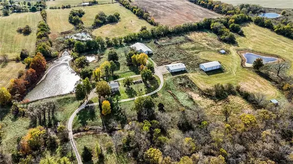 32703 S State Route 7 Highway, Creighton, MO 64739