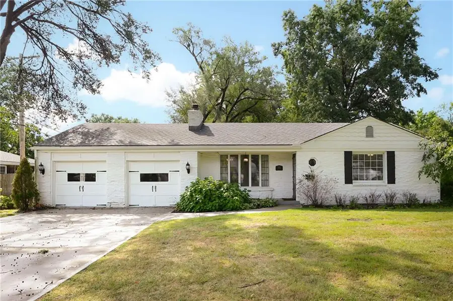 7001 W 68th Street, Overland Park, KS 66204 - #2