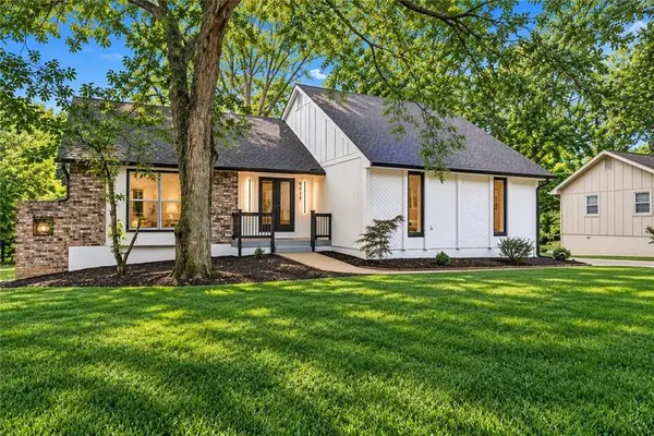 6012 Woodside Avenue, Kansas City, MO 64133