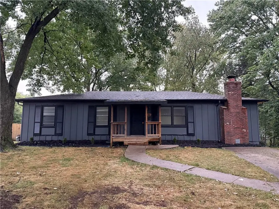 6102 Earnshaw Street, Shawnee, KS 66216 - #2