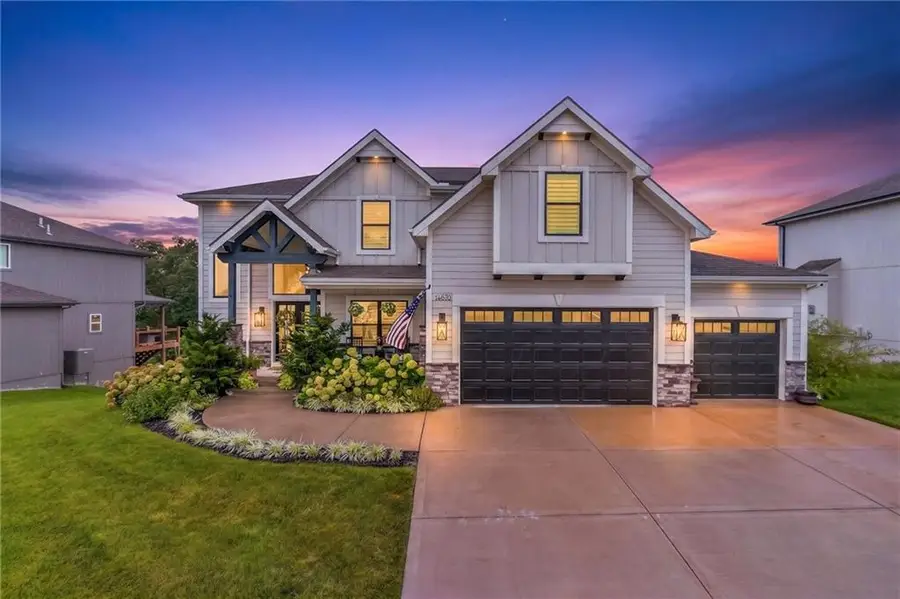14670 Thousand Oaks Place, Parkville, MO 64152 - #2