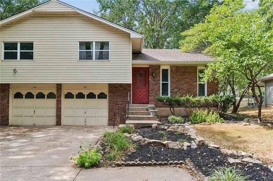 513 S Cardinal Drive, Olathe, KS 66062 - #2