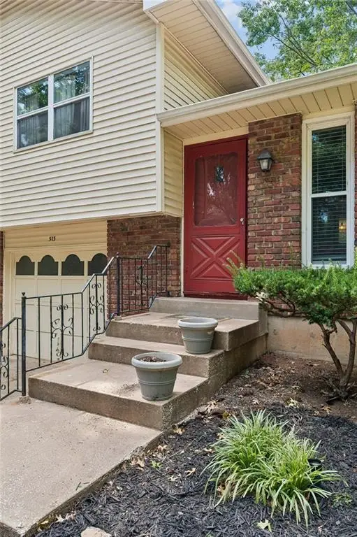 513 S Cardinal Drive, Olathe, KS 66062 - #3