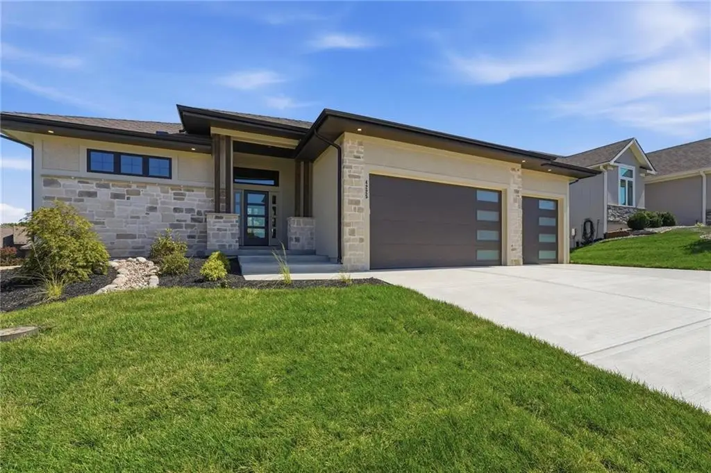4225 NE Overbrook Drive, Lees Summit, MO 64064 - #1