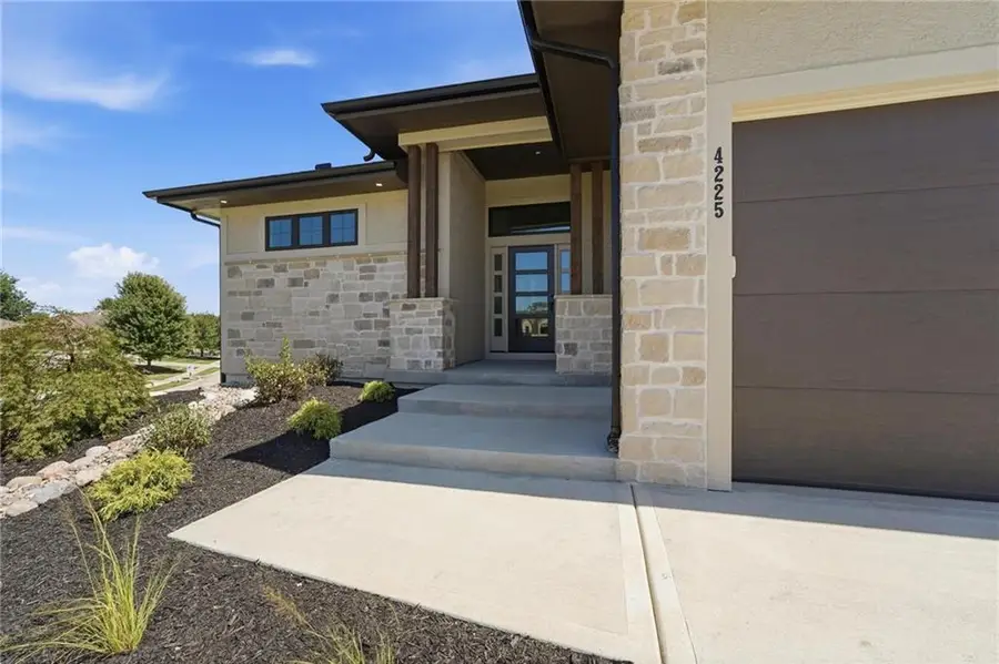 4225 NE Overbrook Drive, Lees Summit, MO 64064 - #2
