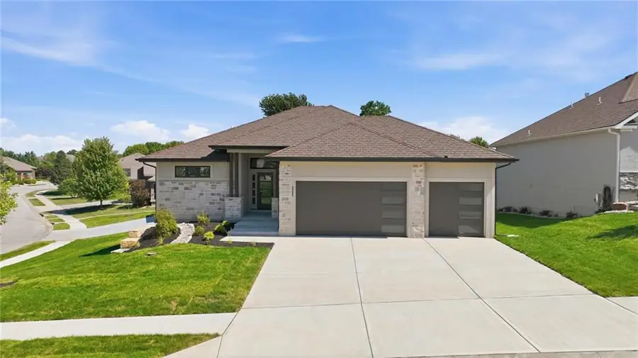 4225 NE Overbrook Drive, Lees Summit, MO 64064 - #3