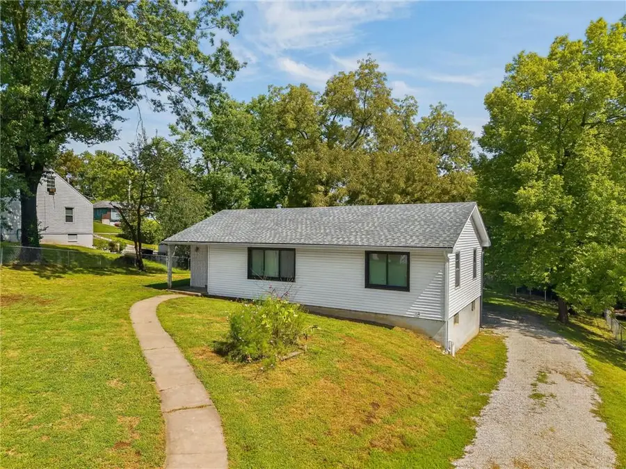127 Woods Street, Excelsior Springs, MO 64024 - #3