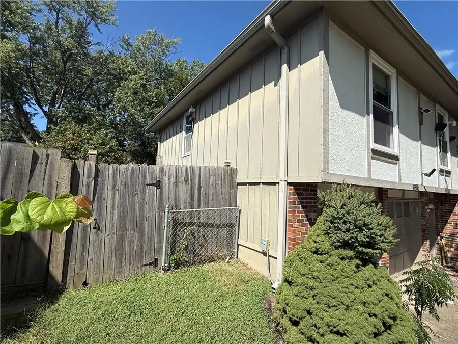6316 Alden Street, Shawnee, KS 66216 - #3