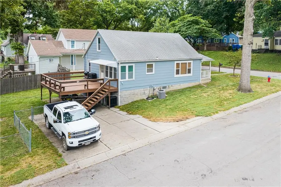 901 N 12th Street, Leavenworth, KS 66048 - #2