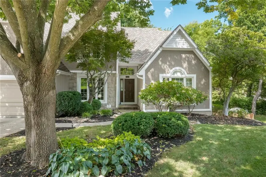 512 Pinewood Drive, Saint Joseph, MO 64506 - #2