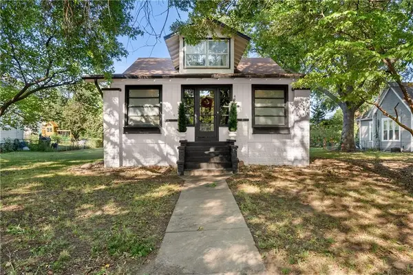 403 S 1st Street, Odessa, MO 64076