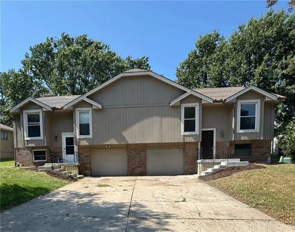 8132-8134 N Stoddard Avenue, Kansas City, MO 64152 - #1