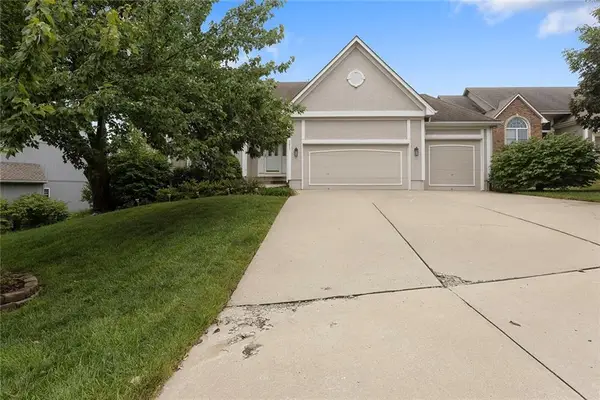 2617 10th Street, Lee's Summit, MO 64081