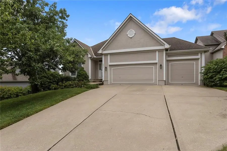2617 10th Street, Lees Summit, MO 64081 - #2