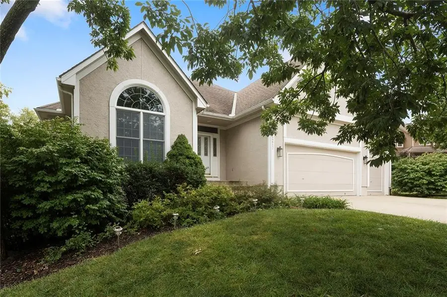 2617 10th Street, Lees Summit, MO 64081 - #3
