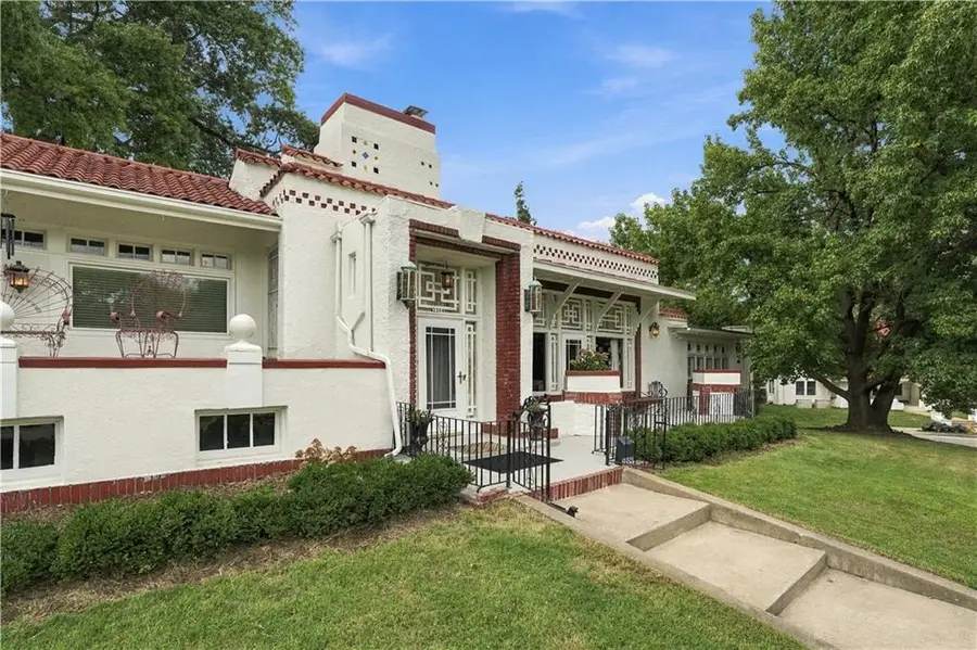 2204 Washington Boulevard, Kansas City, KS 66102 - #3