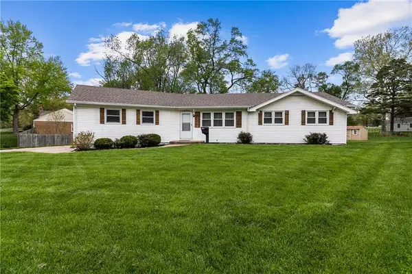 10906 W 56th Terrace, Shawnee Mission, KS 66203