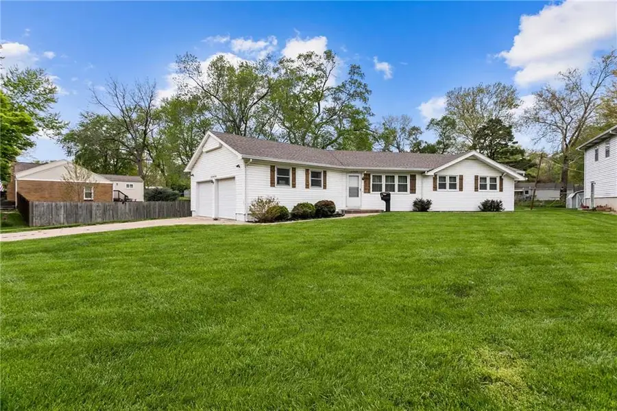 10906 W 56th Terrace, Shawnee, KS 66203 - #2