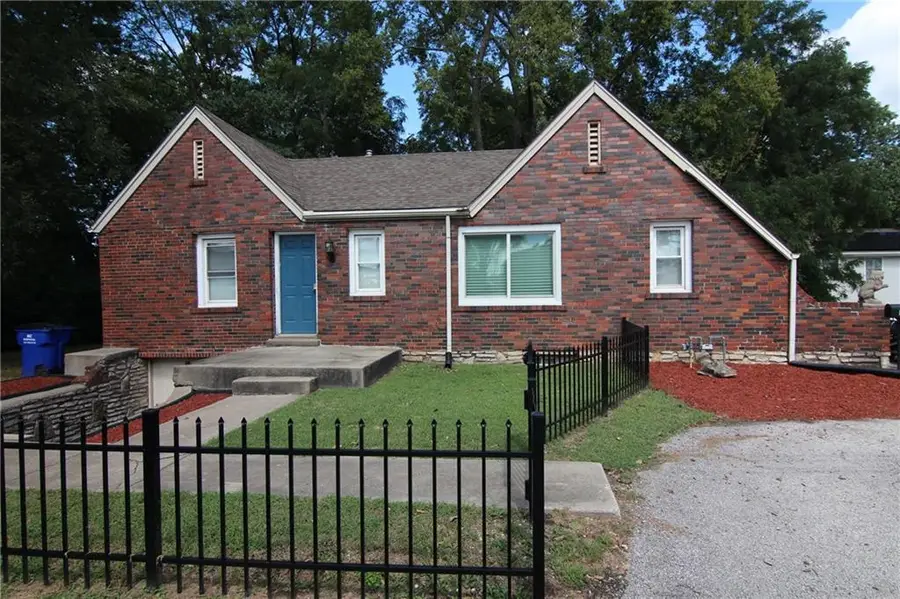 5840 Blue Ridge Boulevard, Raytown, MO 64133 - #3