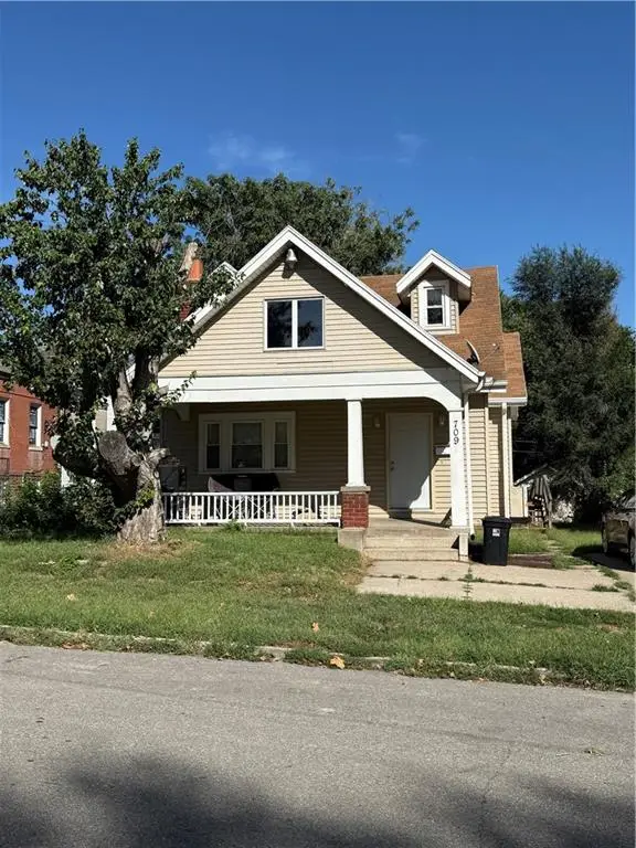 709 S 16th Street, St Joseph, MO 64501
