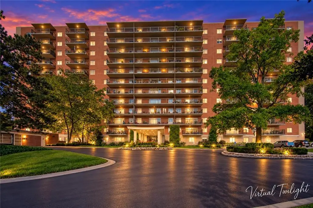 4550 Warwick Boulevard #1101-1102, Kansas City, MO 64111 - #1