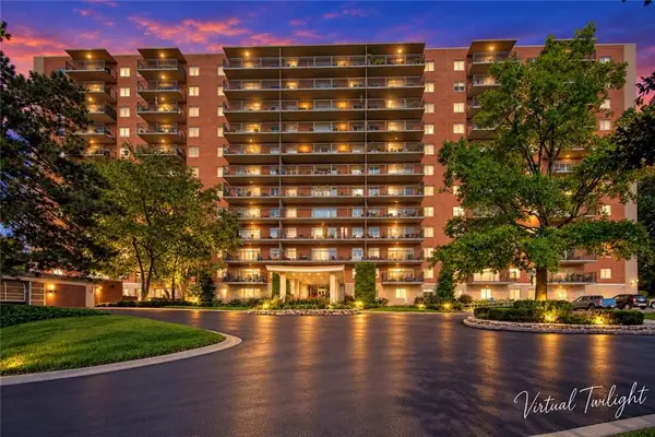 4550 Warwick Boulevard #1101-1102, Kansas City, MO 64111