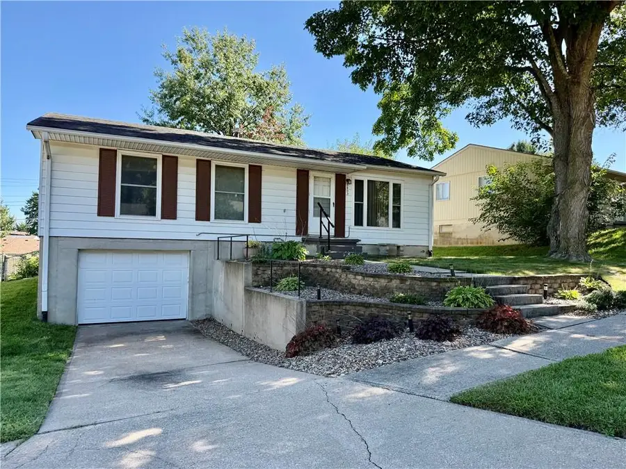 2403 College Lane W, Saint Joseph, MO 64503 - #2
