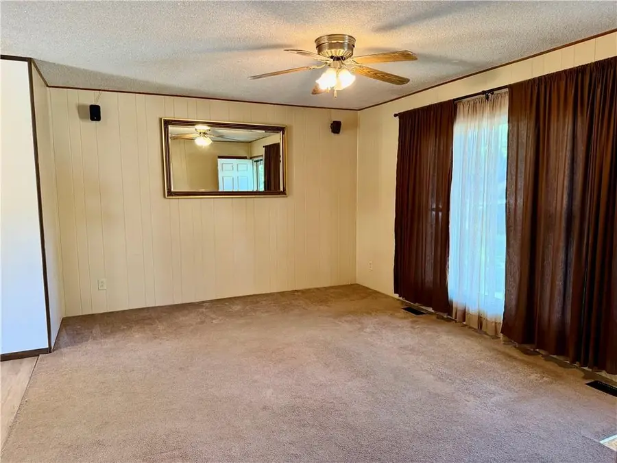 2403 College Lane W, Saint Joseph, MO 64503 - #3