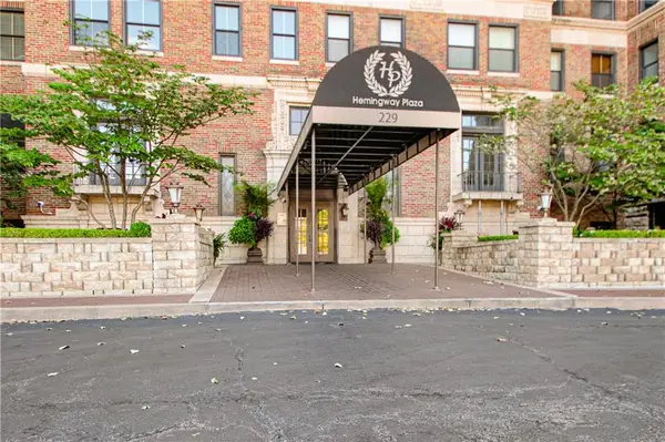 229 Ward Parkway #401B, Kansas City, MO 64112