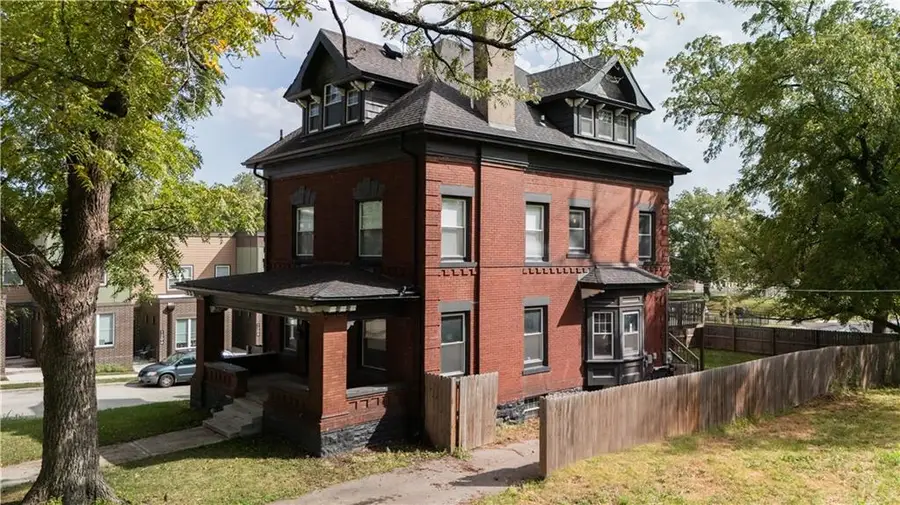 2801 Forest Avenue, Kansas City, MO 64109 - #3