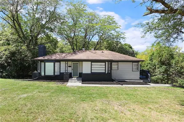 7210 Hullwood Avenue, Kansas City, MO 64133