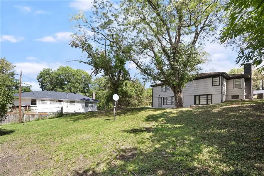 7210 Hullwood Avenue, Kansas City, MO 64133 - #3