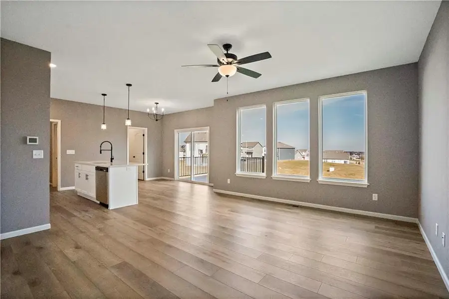 12608 S Parkwood Lane, Lees Summit, MO 64086 - #2
