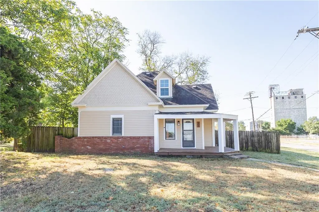 201 E 4th Street, Cherryvale, KS 67335 - #1