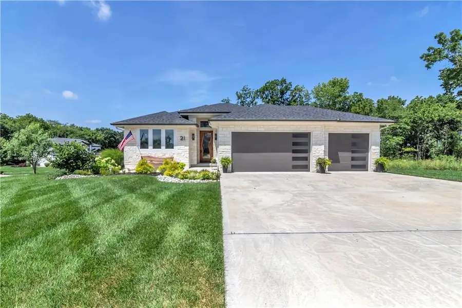 21 Bison Falls Circle, Lake Winnebago, MO 64034 - #2