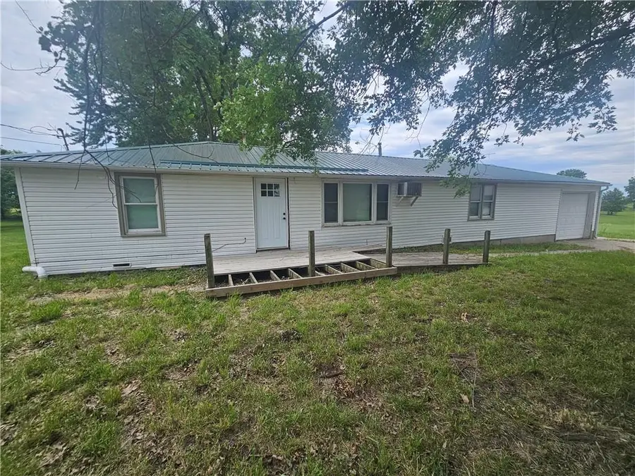 501 S Dudley Street, Hamilton, MO 64644 - #3