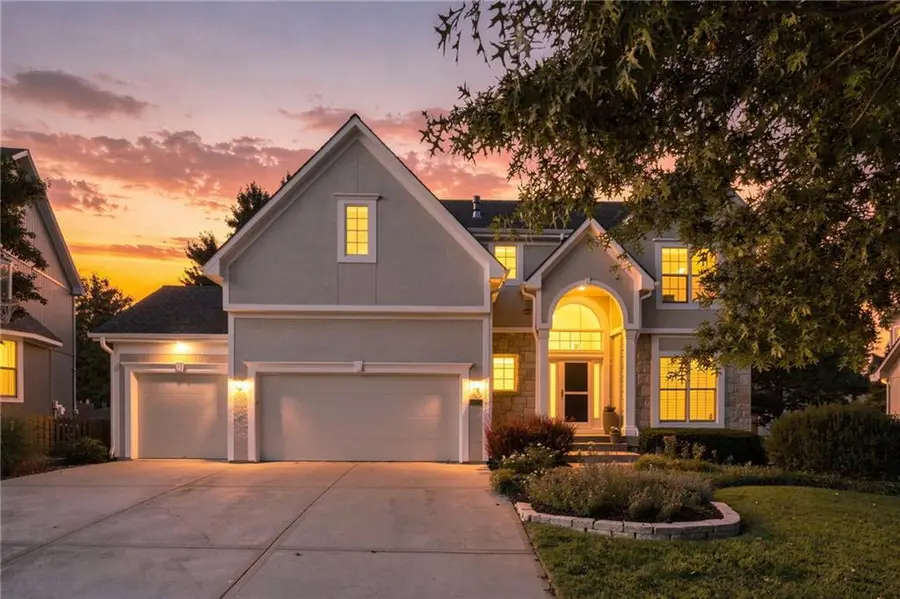 5320 W 160 Street, Overland Park, KS 66085 - #2
