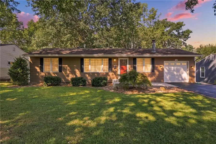 7426 Beverly Street, Overland Park, KS 66204 - #2