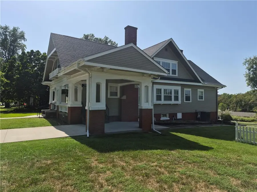 911 N Main Street, Carrollton, MO 64633 - #2
