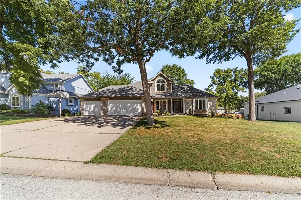 139 The Woodlands Drive, Gladstone, MO 64118 - #1