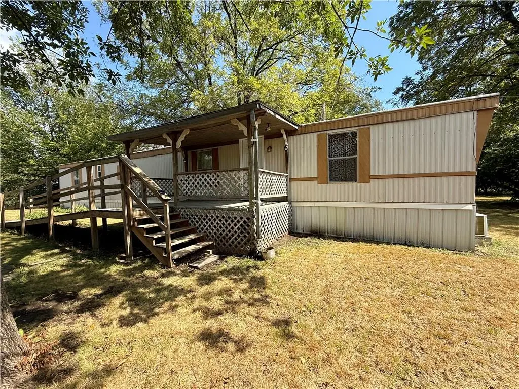 515 W 1st Street, Cherryvale, KS 67335 - #1